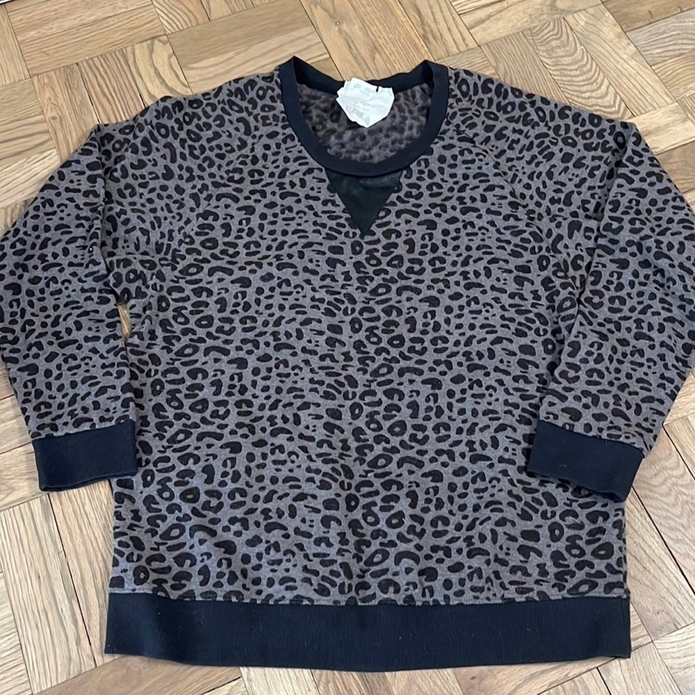 Townsen size medium womans grey leopard sweatshirt soft felled NWT leather inlay